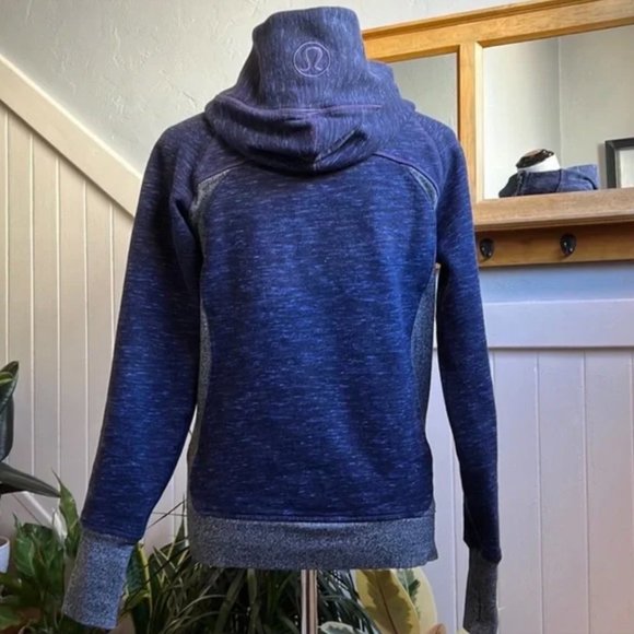 Lululemon Scuba Hoodie Classic Cotton Fleece
Heathered Speckled Black / Blue - Picture 2 of 11